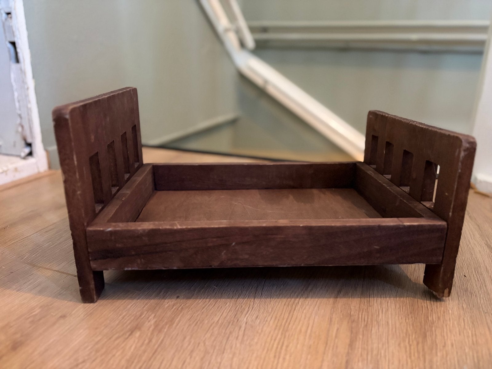 Newborn fotografie bedje - Houten en rieten bedjes, Ophalen, Gebruikt