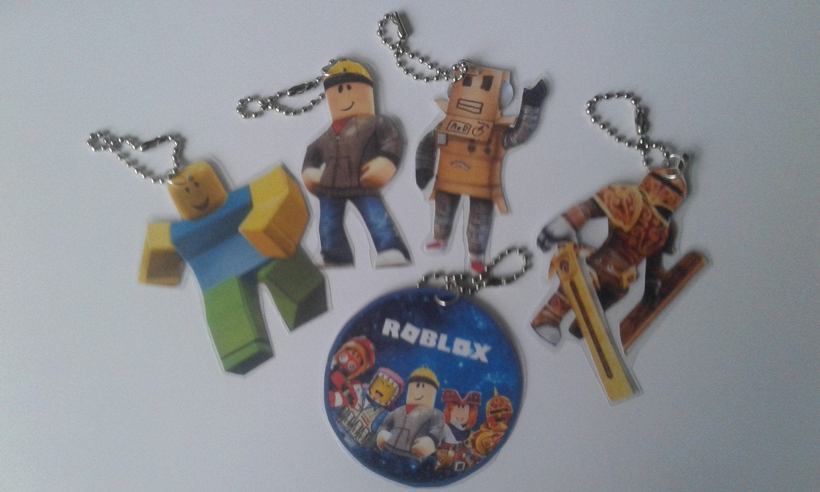 Roblox traktatie sleutelhanger, Hobby en Vrije tijd, Ophalen of Verzenden, Nieuw, Feestartikel, Verjaardag