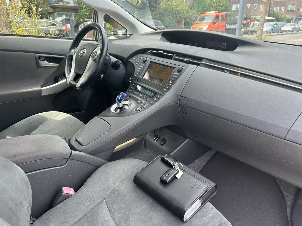 Toyota Prius 1.8 Dynamic Dealer onderhouden! airco/ecc, Auto's, Toyota, Gebruikt, Zwart, 4 cilinders, Origineel Nederlands