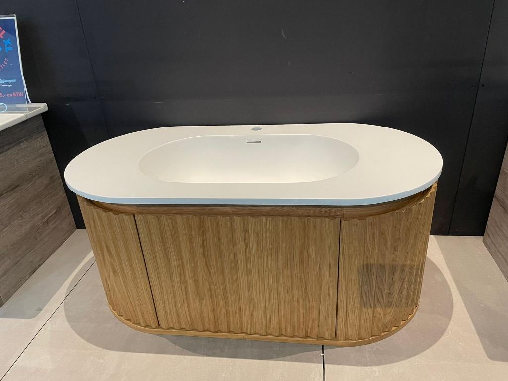 SHOWROOM UITVERKOOP!! BADMEUBEL ROND, Doe-het-zelf en Verbouw, Sanitair, Ophalen, Zo goed als nieuw, Wastafel