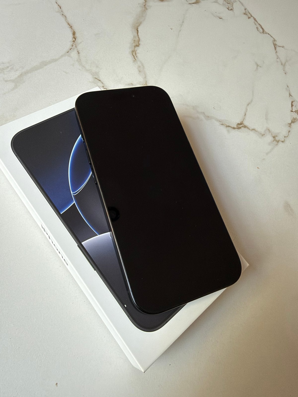 iPhone 16 Pro Zwart Titanium 128GB - Zo goed als nieuw
