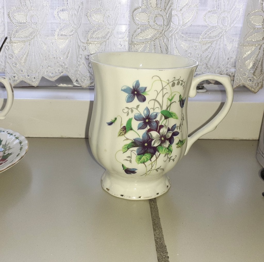 Balmoral Castle bone china mok, Ophalen of Verzenden, Gebruikt, Porselein, Overige typen