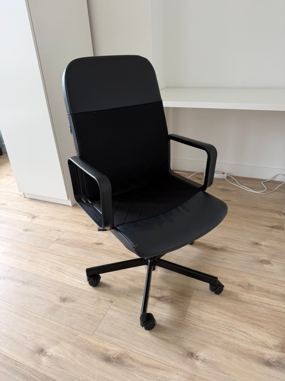 Desk Chair – IKEA RENBERGET, Ophalen, Gebruikt, Zwart