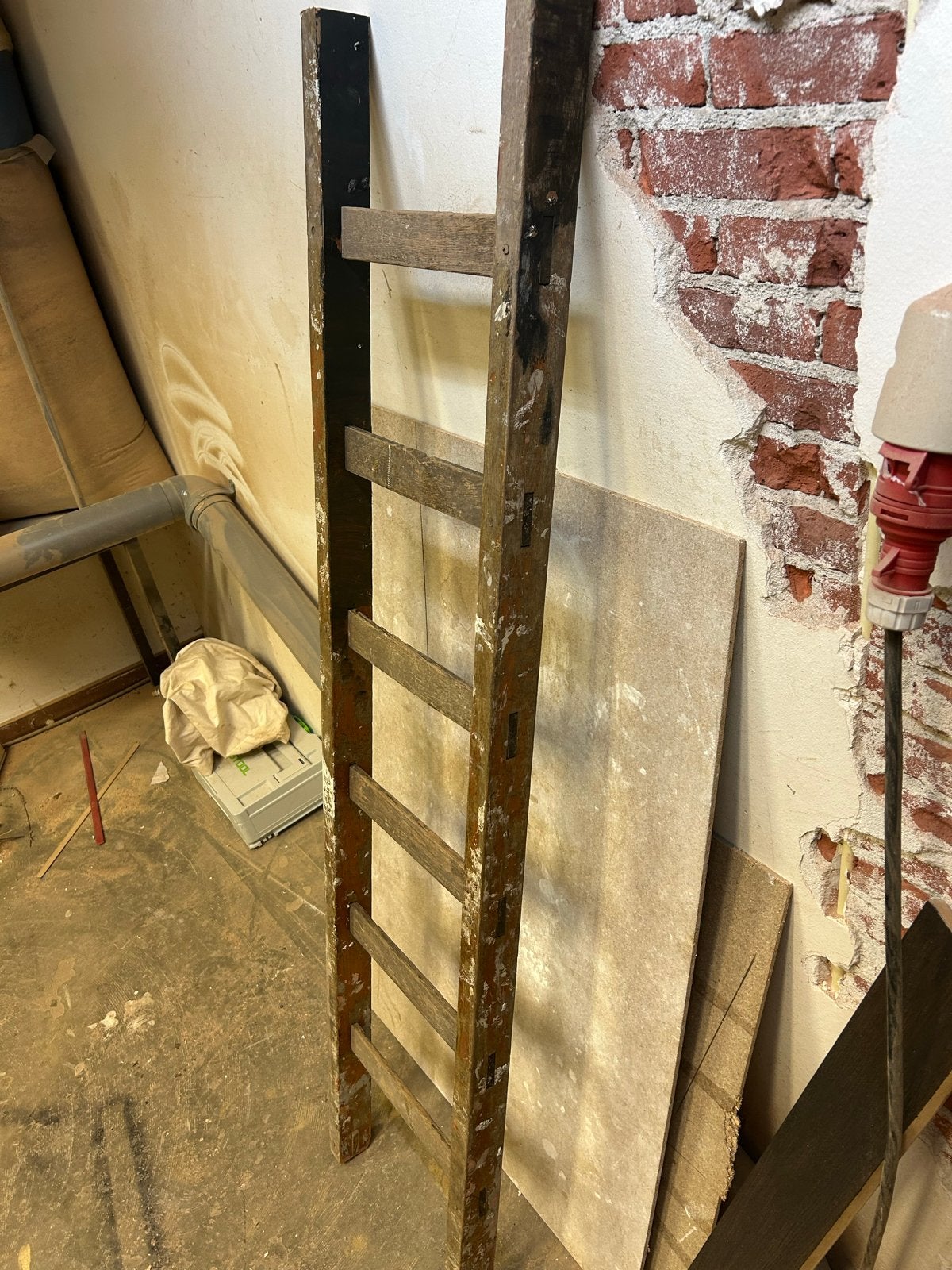 Oude hardhouten schildersladder  ongeveer 170cm, Doe-het-zelf en Verbouw, Ophalen, Gebruikt, Ladder, Minder dan 2 meter