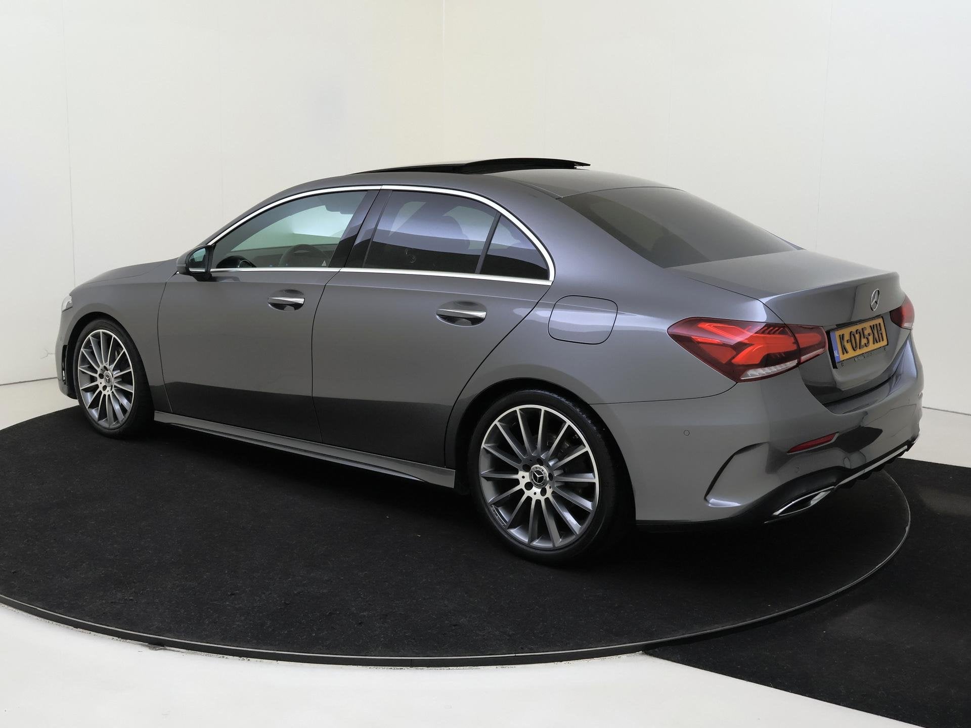 Mercedes-Benz A-klasse 220 Premium Plus / Panoramadak/ 19 in, Auto's, 730 kg, Gebruikt, Leder en Stof, 1600 kg
