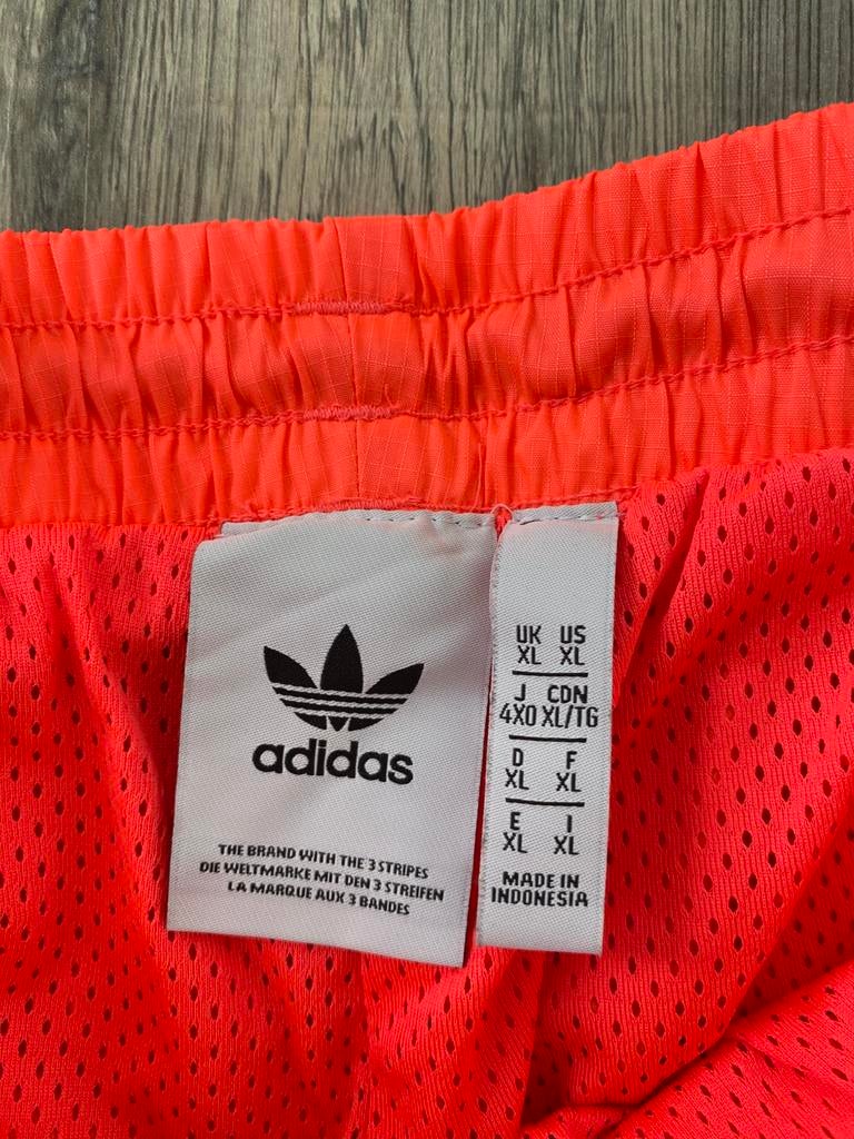 Adidas neon rose trainingspak L, Maat 52/54 (L), Ophalen of Verzenden, Zo goed als nieuw, Roze