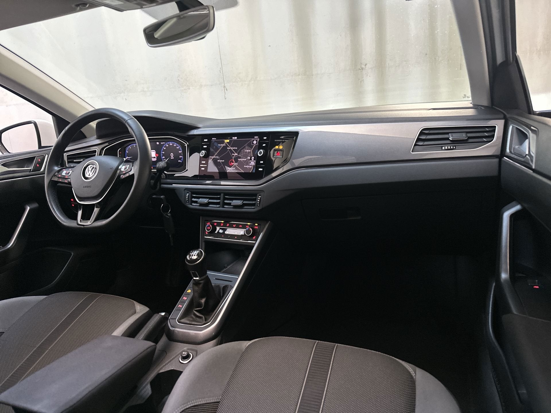 Volkswagen Polo 1.0 TSI 116pk Highline Business R R-Line Pan, Voorwielaandrijving, Stof, Gebruikt, 580 kg