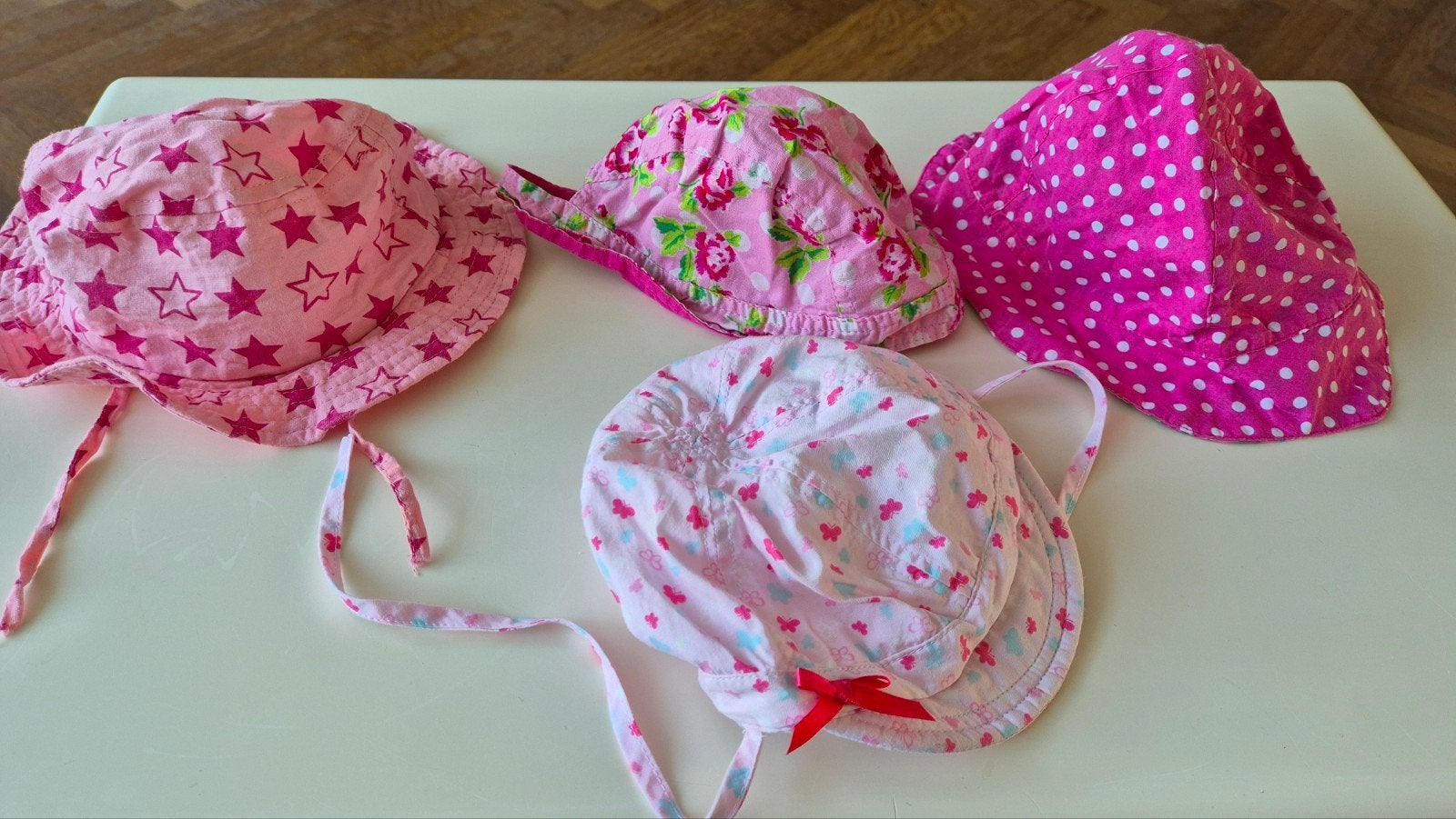 Baby zonnehoedjes, -petje en -doekje (4 stuks), Kinderen en Baby's, Kinderkleding | Overige, Ophalen of Verzenden, Hema, Meisje