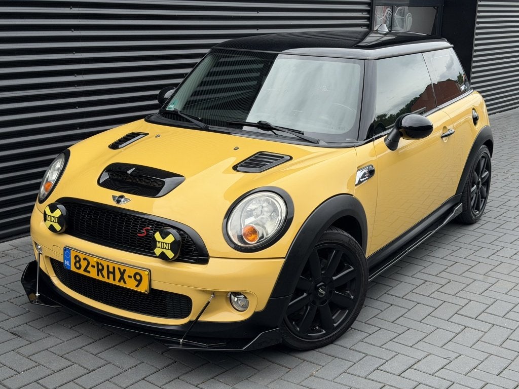 MINI 3-deurs 1.6 Cooper S| GEEL| JWC| 17"| GP LOOK| GECHIPT|, Auto's, Mini, Voorwielaandrijving, Stof, Gebruikt, 4 cilinders
