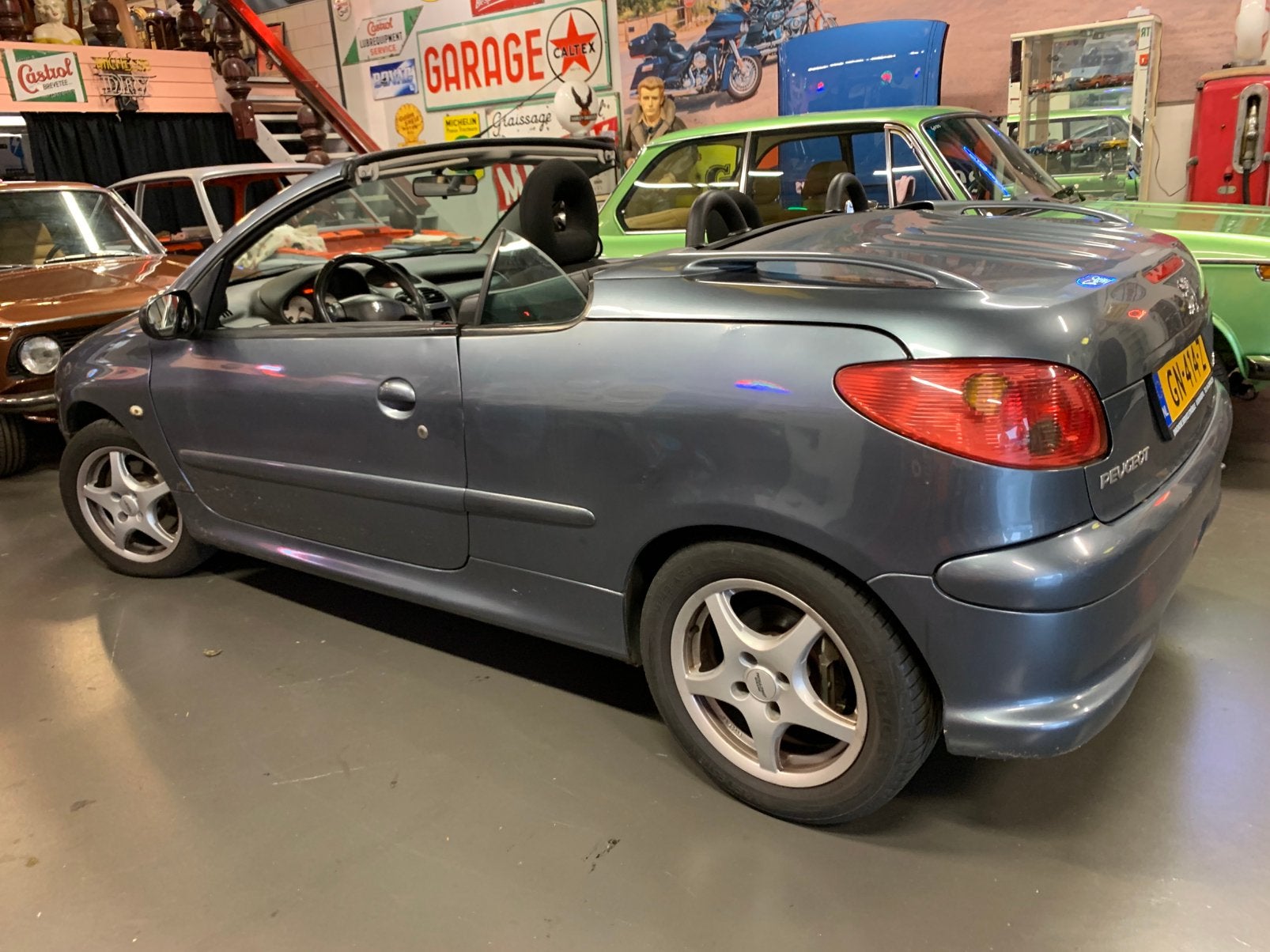 Peugeot 206 1.6 16V CC 2006 Grijs APK nw. 2 banden nieuw, Auto's, Voorwielaandrijving, 4 cilinders, Cabriolet, 4 stoelen