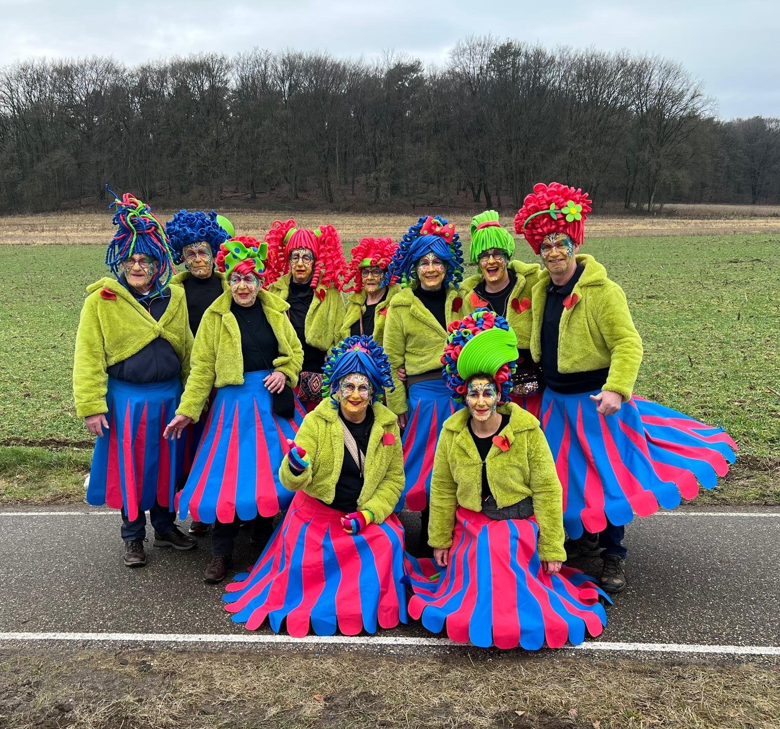 Fleurige loopgroep 10 personen, Kleding | Dames, Ophalen, Zo goed als nieuw, Maat 38/40 (M), Carnaval