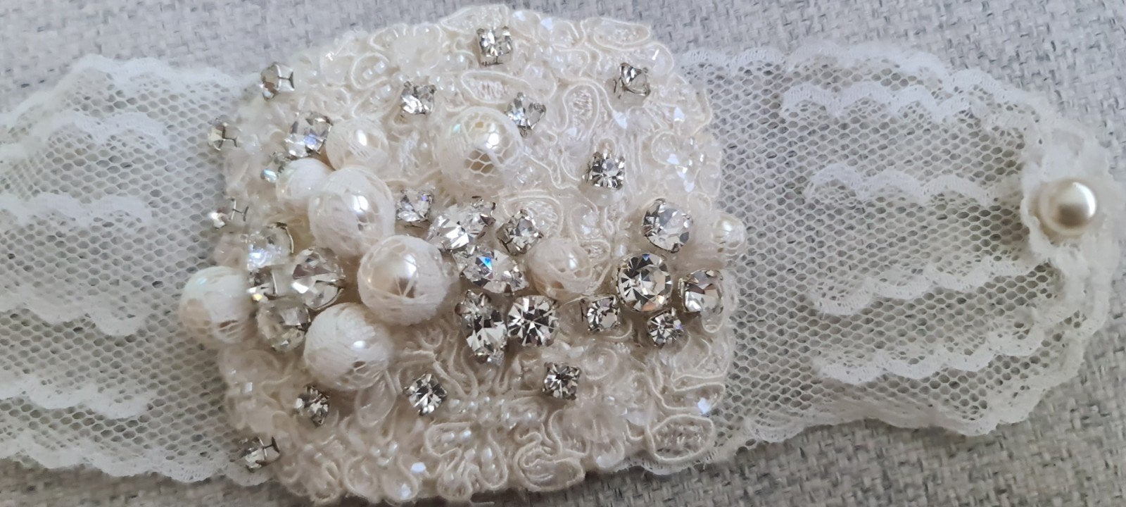 armband bruid bruidsmode Poirier roomwit offwhite glimmend, Wit, Ophalen of Verzenden, Zo goed als nieuw, Accessoires