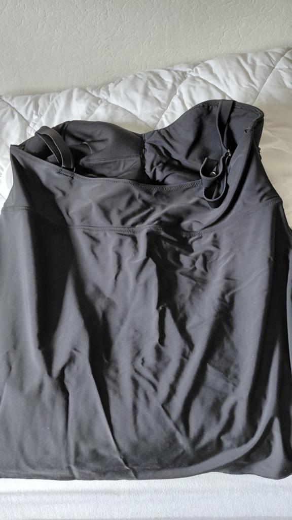 Zwart badpak met shorts - Zo goed als nieuw, Kleding | Dames, Zwart, Badpak, Ophalen of Verzenden, Onbekend