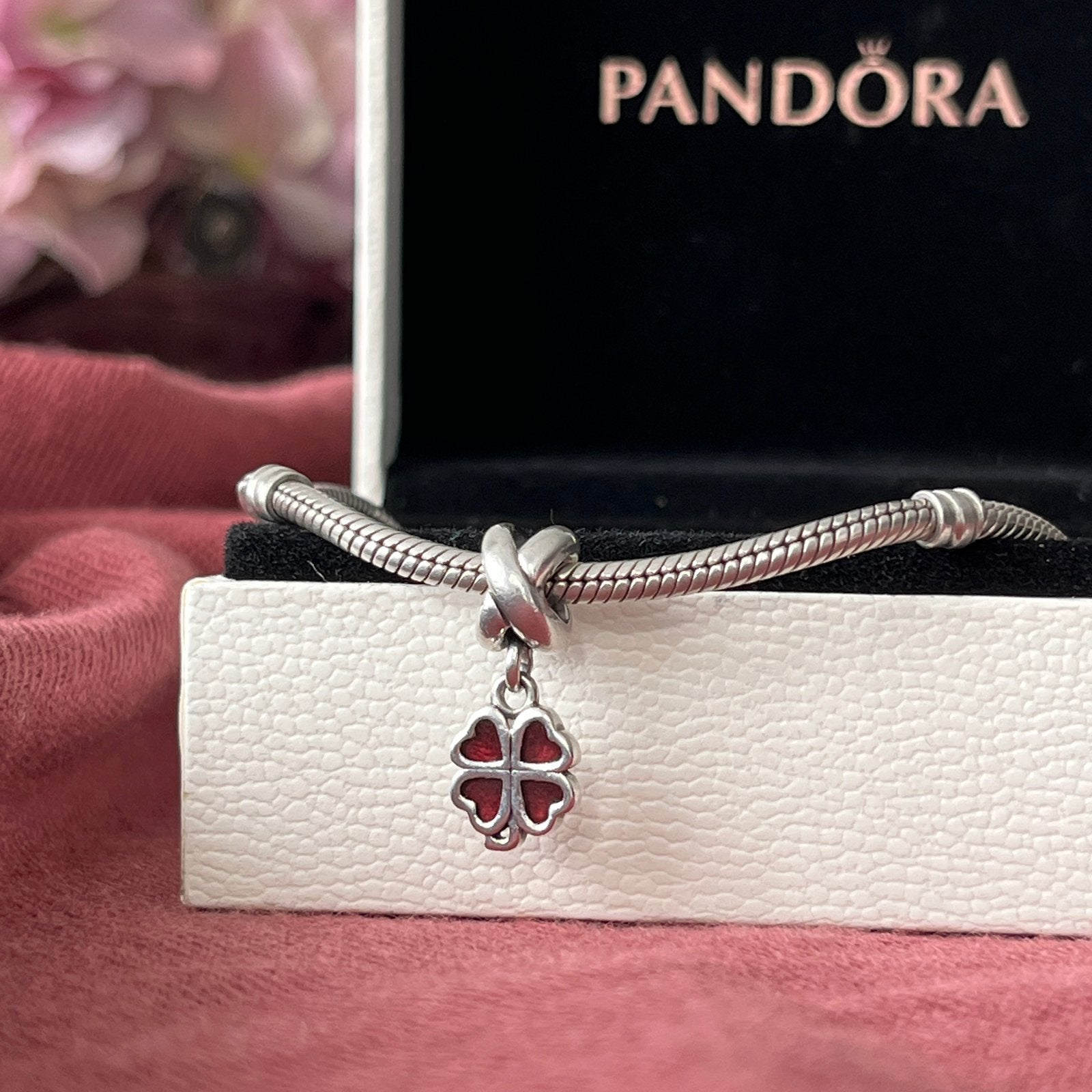 Pandora bedel klavertje vier retired, Ophalen of Verzenden, Zilver, Pandora