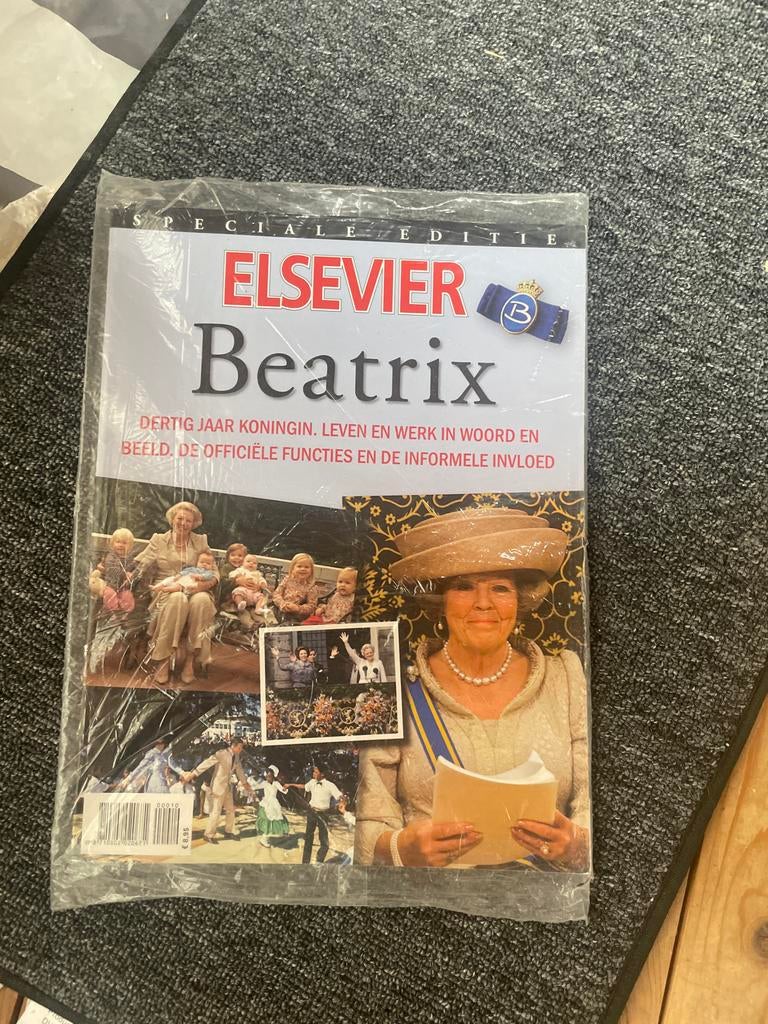 Elsevier Speciale Editie: Beatrix - Dertig Jaar Koningin, Ophalen of Verzenden, Nieuw, Nederland, Tijdschrift of Boek