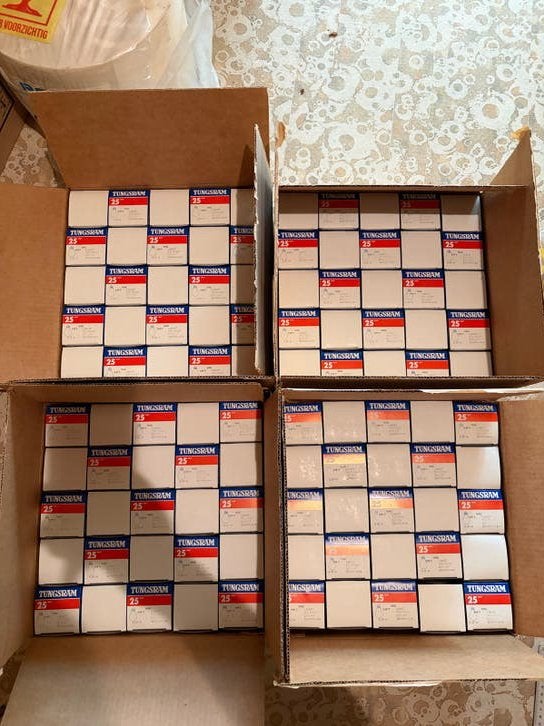 Partij 100x Tungsram Gloeilamp E27 25W – Mat & Gloednieuw, Ophalen, Wit, Overige merken, Nieuw