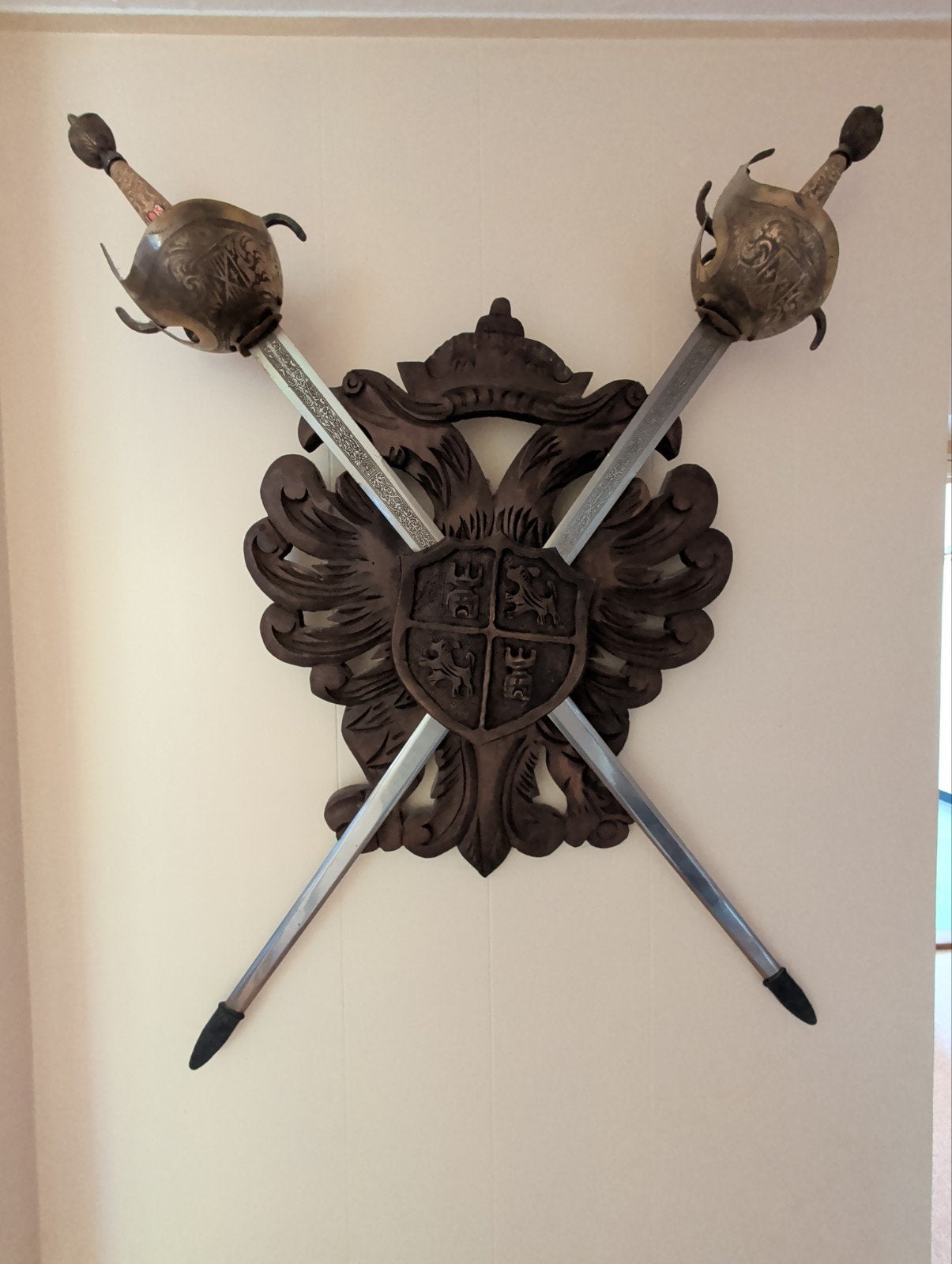 Grote Vintage Panoplia met Toledo Sierzwaarden (82 cm), Antiek en Kunst, Ophalen