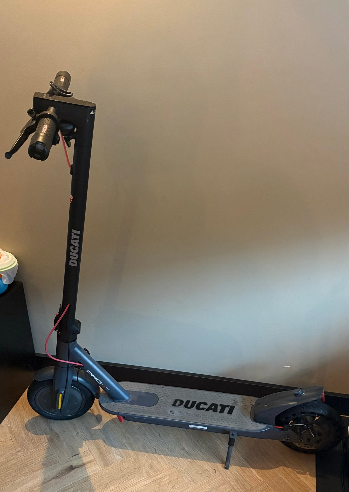 Ducati  elektrische step, Ophalen, Zo goed als nieuw, Elektrische step (E-scooter)