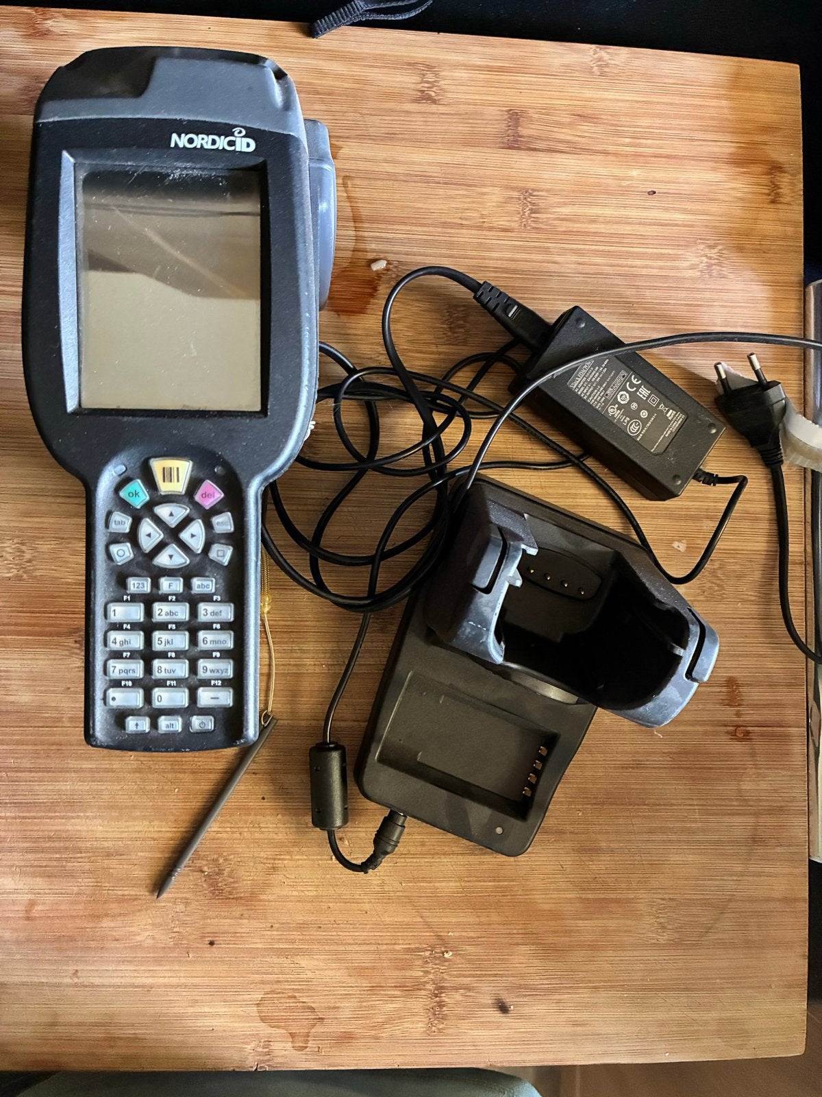 Nordic ID Merlin handscanner RFID met lader, Computers en Software, Overige Computers en Software, Ophalen of Verzenden, Gebruikt