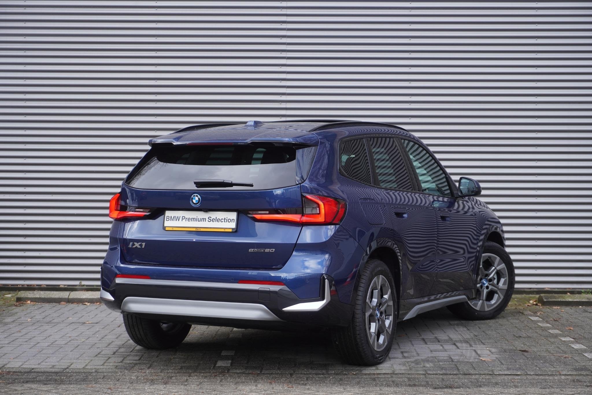 BMW iX1 eDrive20 | Comfort Access | Glazen panoramadak | Ext, Auto's, BMW, Met garantie (alle), 33 min, 204 pk, SUV of Terreinwagen