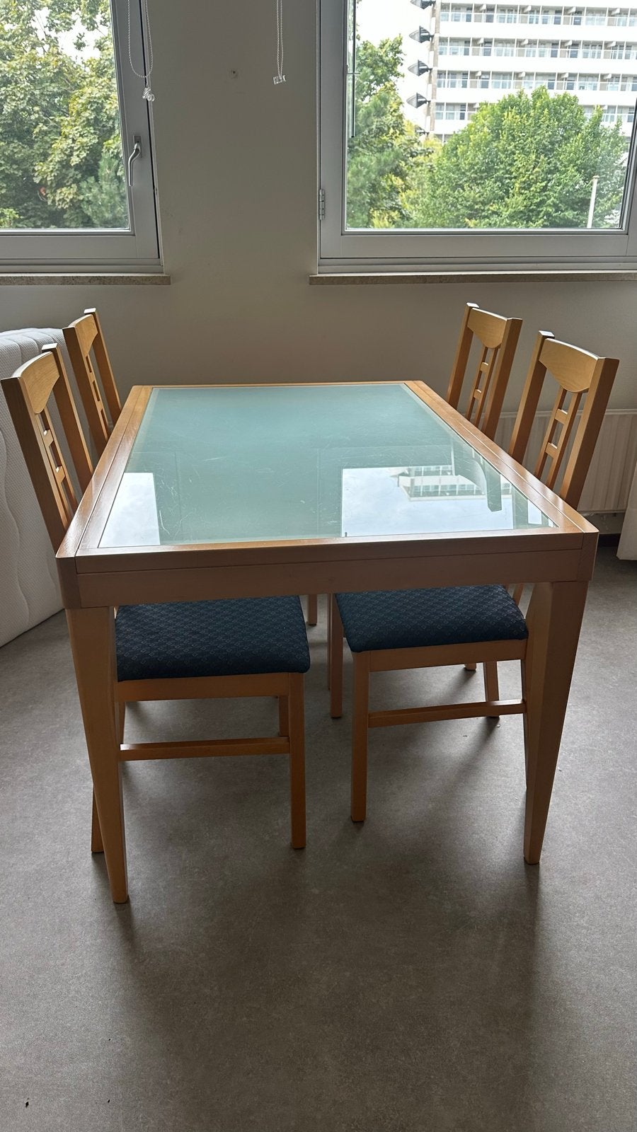 Uitschuifbare design eettafel beuken met glas 4-10 personen, Huis en Inrichting, Tafels | Eettafels, Ophalen, Gebruikt, 100 tot 150 cm