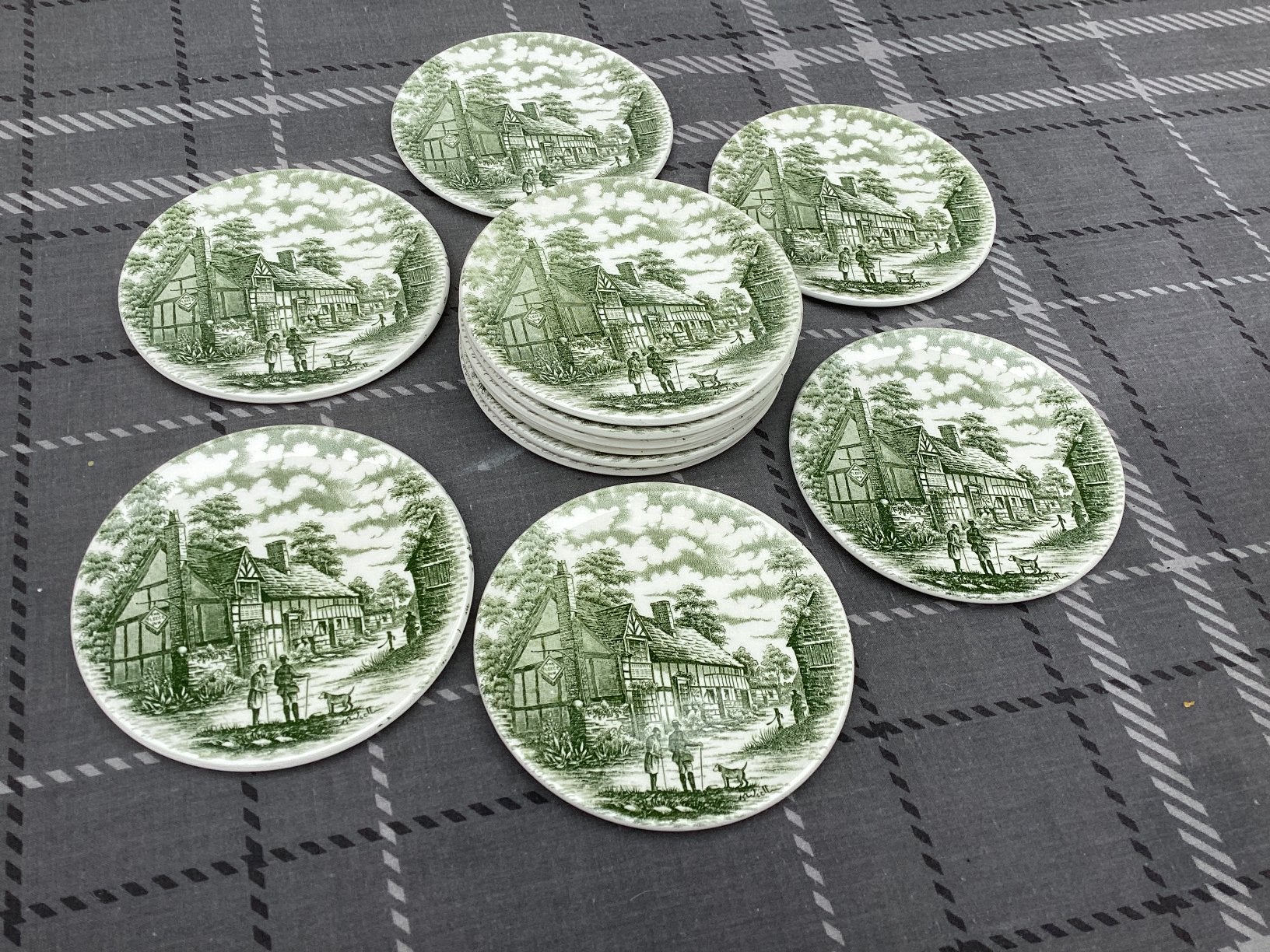 12 Staffordshire petit four bordjes, onderzetters, Groen, Steen/keramiek, Glasonderzetter, Stapelbaar