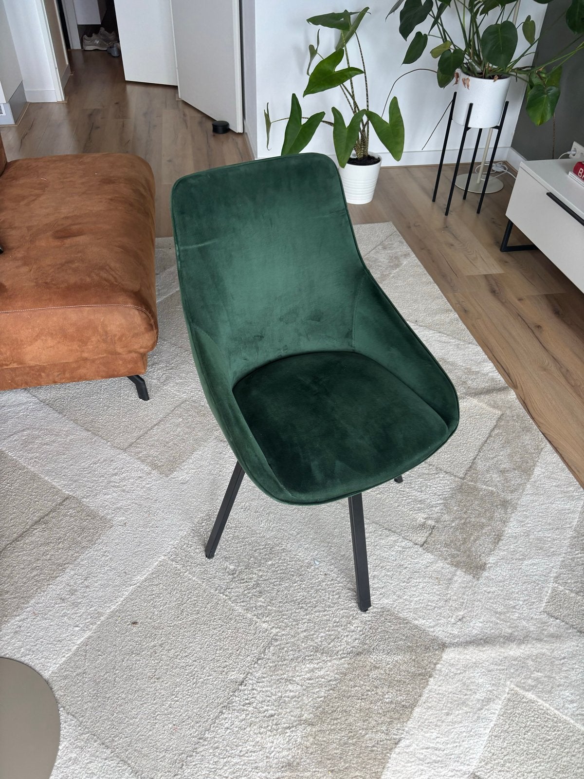 ByBoo Suede Groene Stoelen met Spinpoot (6 stuks), Overige kleuren, Ophalen of Verzenden, Zo goed als nieuw, Stof