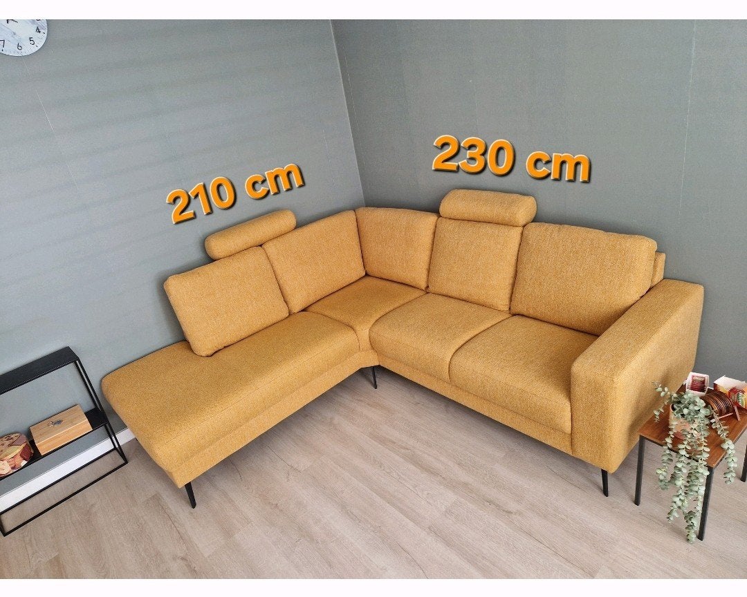 warme okergele hoekbank, 230x210 Montana Curry, Ophalen, Hoekbank, Zo goed als nieuw, 200 tot 250 cm