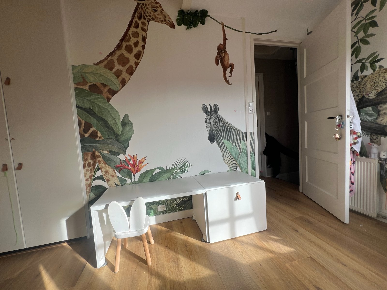 Kinderbureau met konijnenstoeltje, Kinderen en Baby's, Ophalen, Gebruikt, Tafel(s) en Stoel(en)