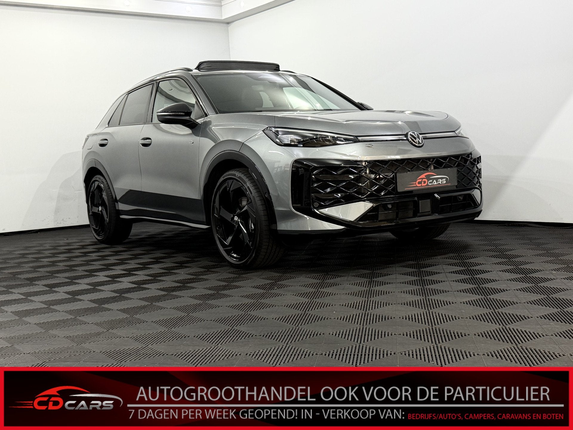 Volkswagen T-Roc 1.5 TSI R-Line Edition Nieuwe model!, Panor, 4 cilinders, 150 pk, Bedrijf, Automatische klimaatregeling