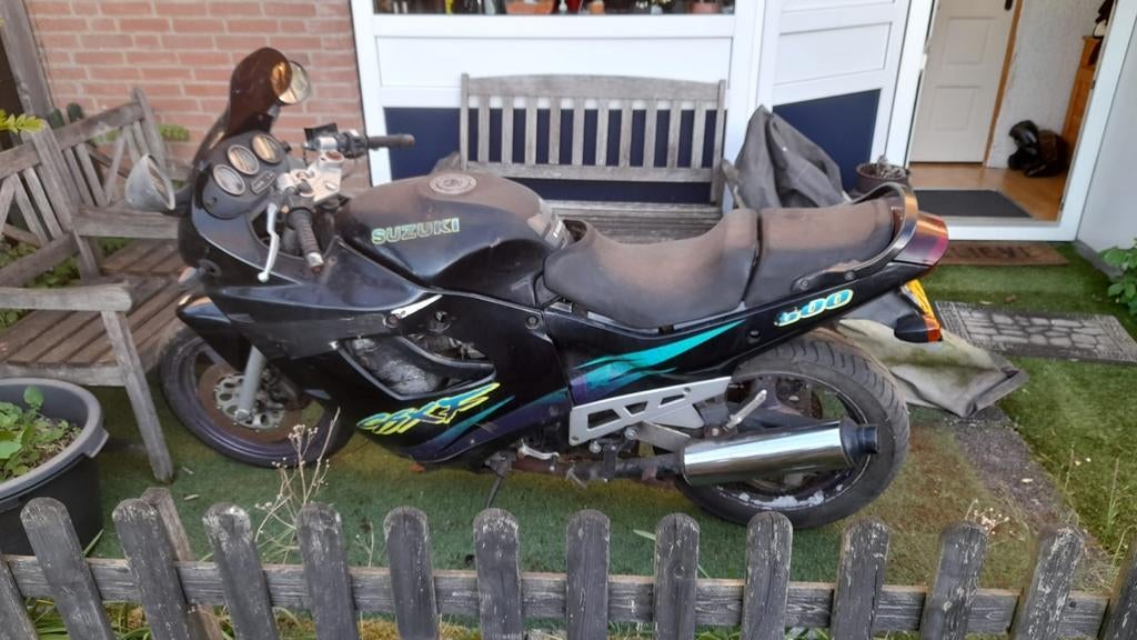 Suzuki GSXF 600 - Loop of sloop met extra blok en onderdelen, Motoren, Ophalen