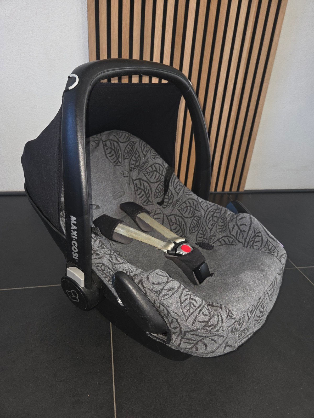 Maxi-Cosi Pebble autostoel incl. Dooky hoes, Ophalen, Autogordel of Isofix, Gebruikt, Zijbescherming