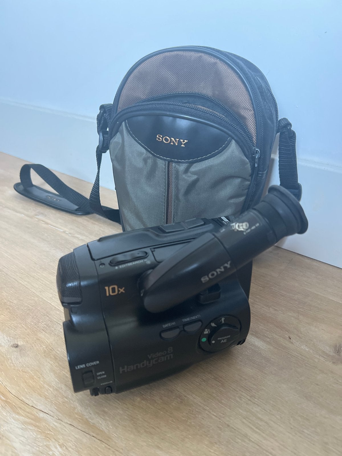 Sony Video 8 Handycam CCD-TR202E met tas, Audio, Tv en Foto, Videocamera's Analoog, 8mm, ., Ophalen of Verzenden, .