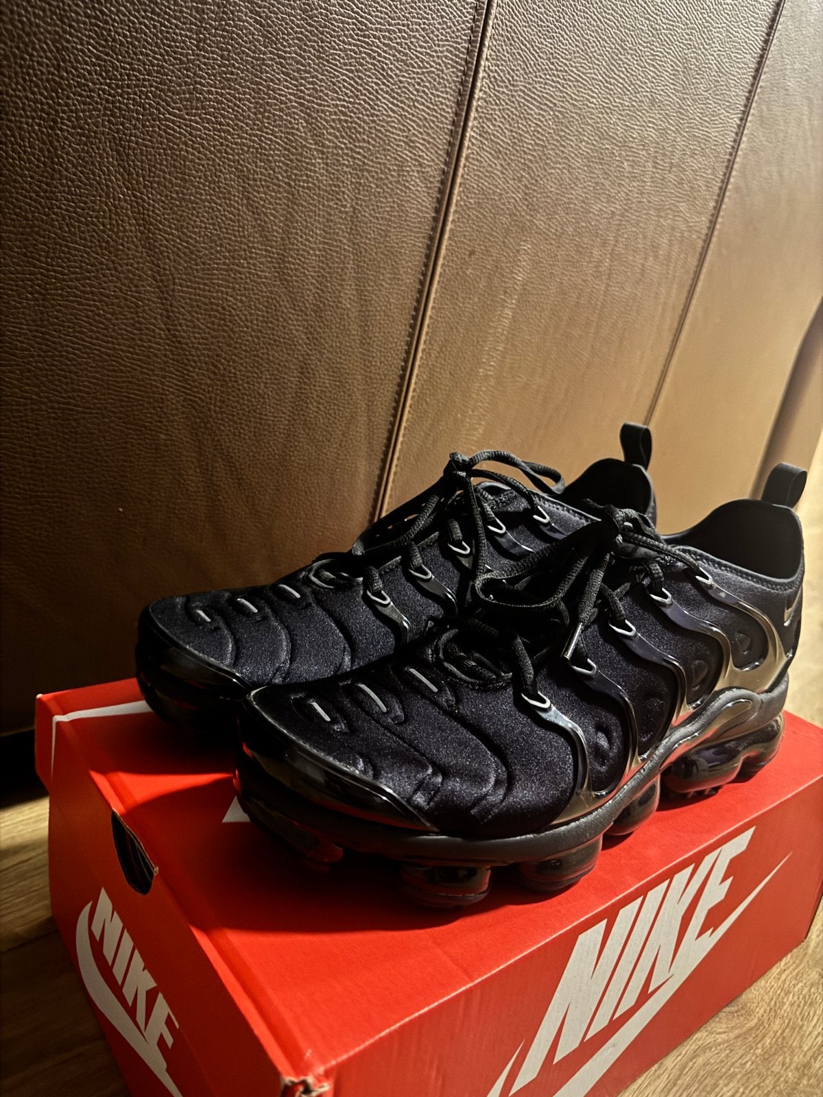 Nike Air Vapormax Plus Triple Black - Maat 46, Ophalen of Verzenden, Zo goed als nieuw, Zwart, Sneakers of Gympen