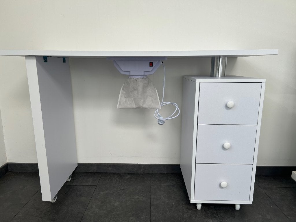 Nageltafel met afzuiging, Ophalen, 50 tot 100 cm, 50 tot 100 cm, Zo goed als nieuw