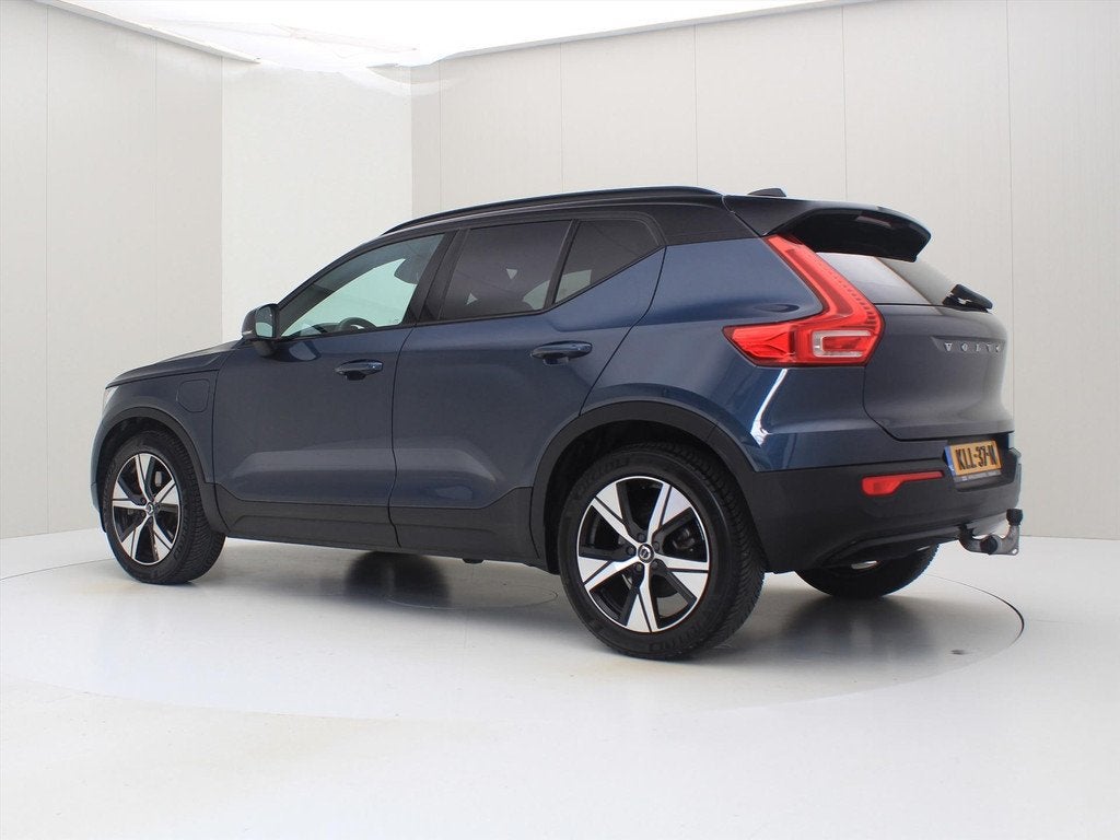 Volvo Xc40 T4 PHEV 211PK R-Design [ TREKHAAK+PANO+360CAM+ACC, Auto's, Volvo, 1712 kg, Blauw, Plug-in hybride, Bedrijf