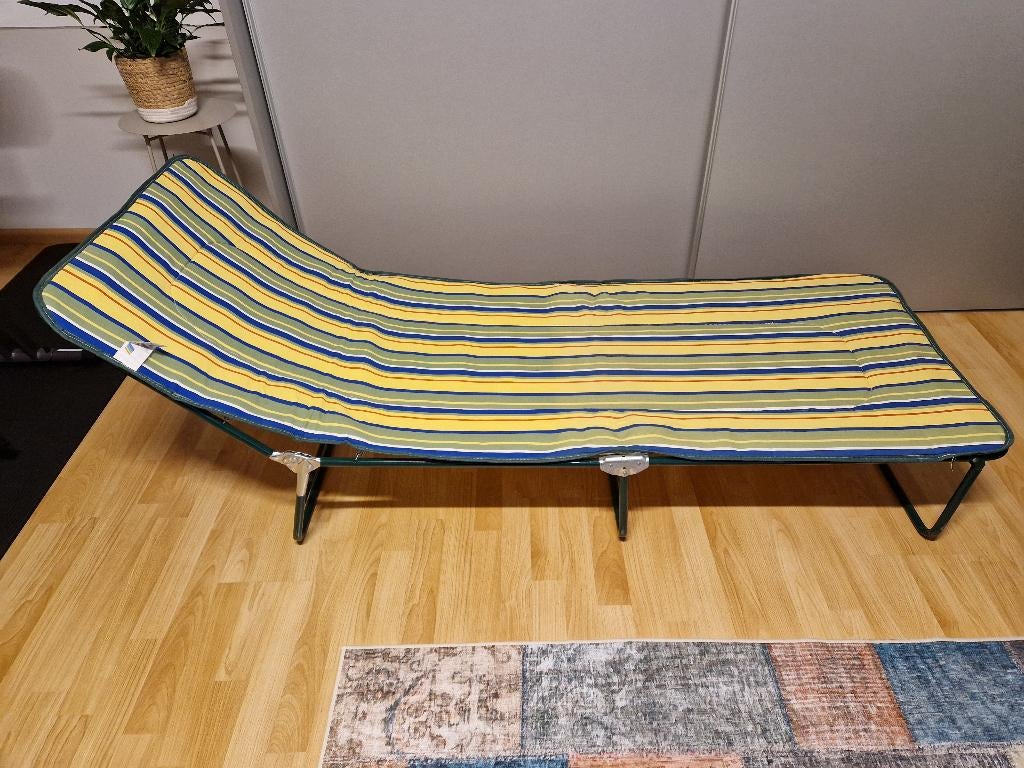kampeerbed, Ophalen, Zo goed als nieuw, Campingmeubel-accessoire
