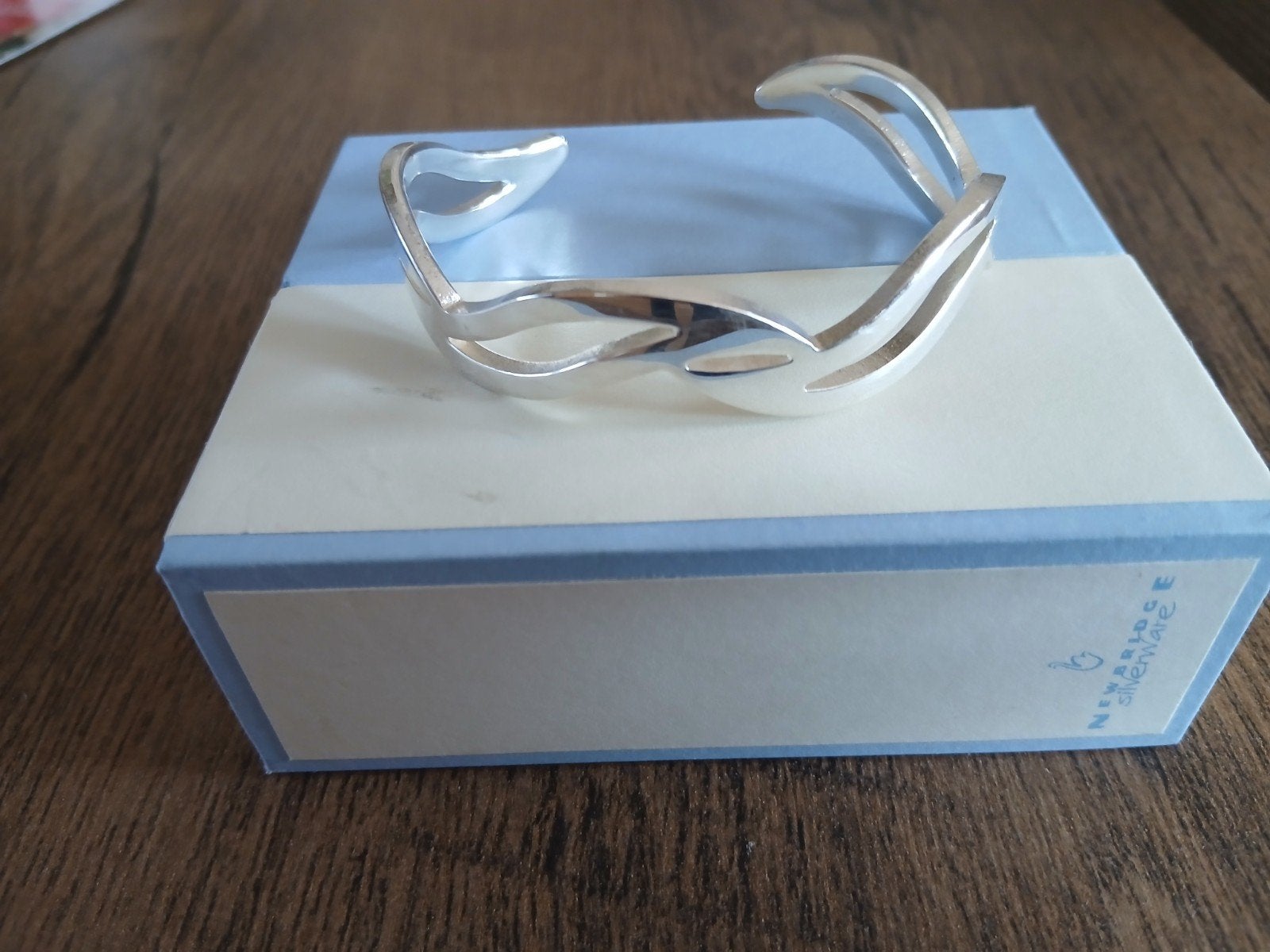Newbridge Silverware SB33 Aqua Bangle - Zilveren Armband, Ophalen of Verzenden, Nieuw, Zilver, Overige materialen