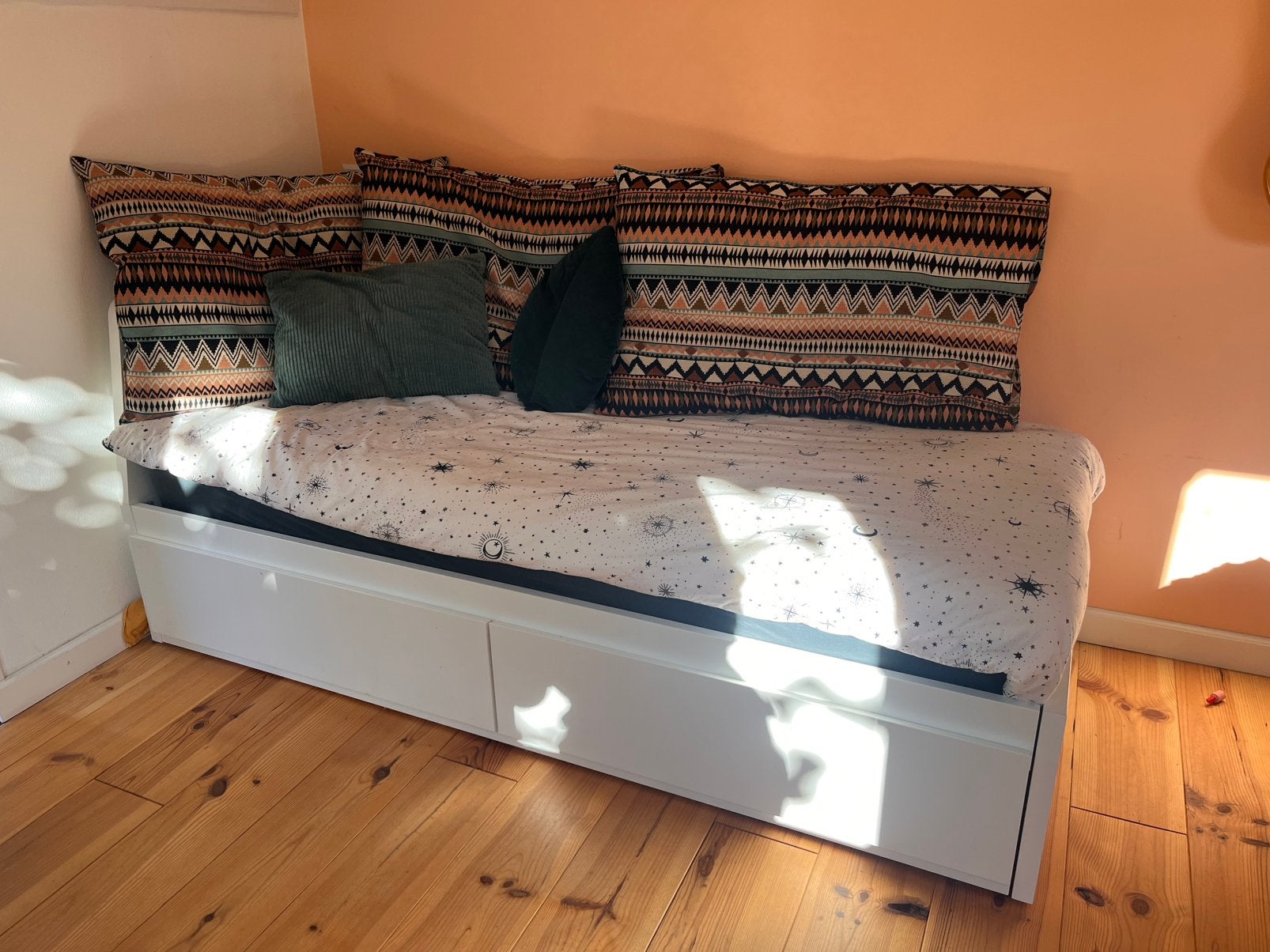 Handig Ikea uitschuifbed/bank FLEKKE, Ophalen, Zo goed als nieuw, Tweepersoons