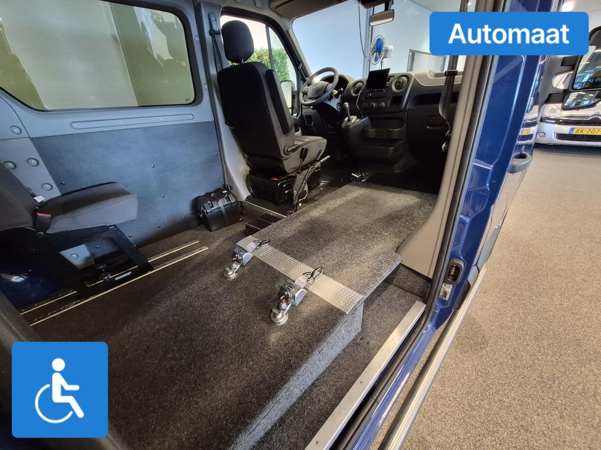 Opel Movano L1H1 2+1 Rolstoelbus Automaat Rolstoel voorin, Automaat, Zwart, 4 cilinders, Blauw