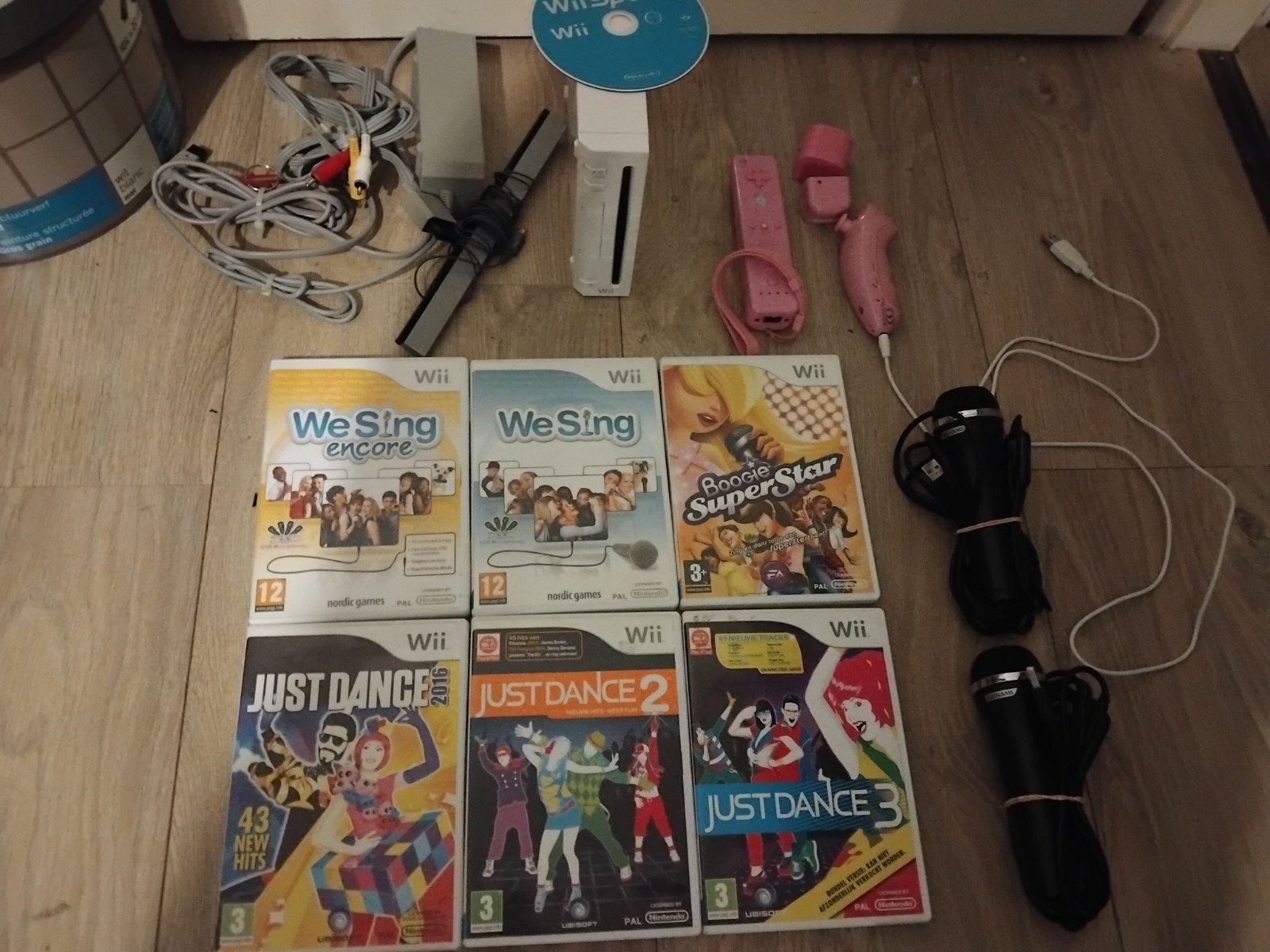 Nintendo wii Just dance we sing microfoons 7 spellen, Ophalen, Zo goed als nieuw, Met 1 controller, Met games