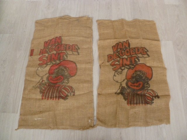 2 Jute Pietenzakken met leuke afbeelding., Diversen, Ophalen of Verzenden, Zo goed als nieuw