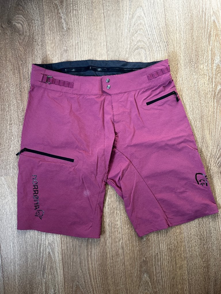 Norrona Heren Fjørå Flex1 Light Short maat M zgan!, Ophalen of Verzenden, Zo goed als nieuw, Kleding
