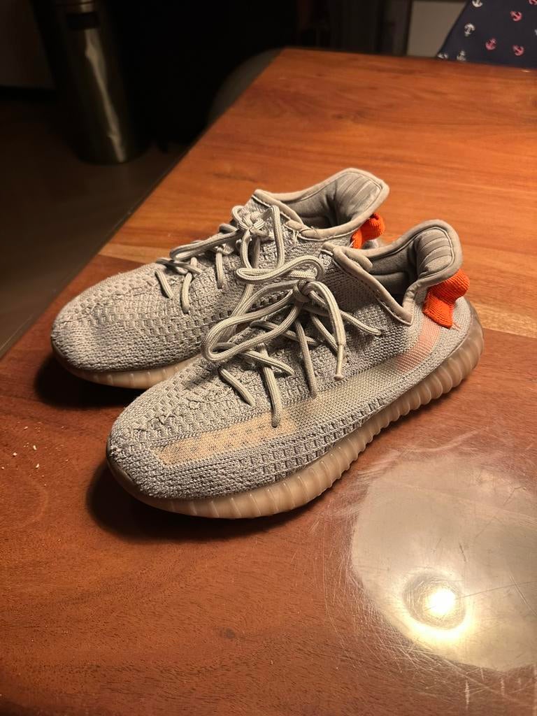 Yeezy Maat 39 1/3, Ophalen of Verzenden, Zo goed als nieuw, Hardloopschoenen, Overige merken