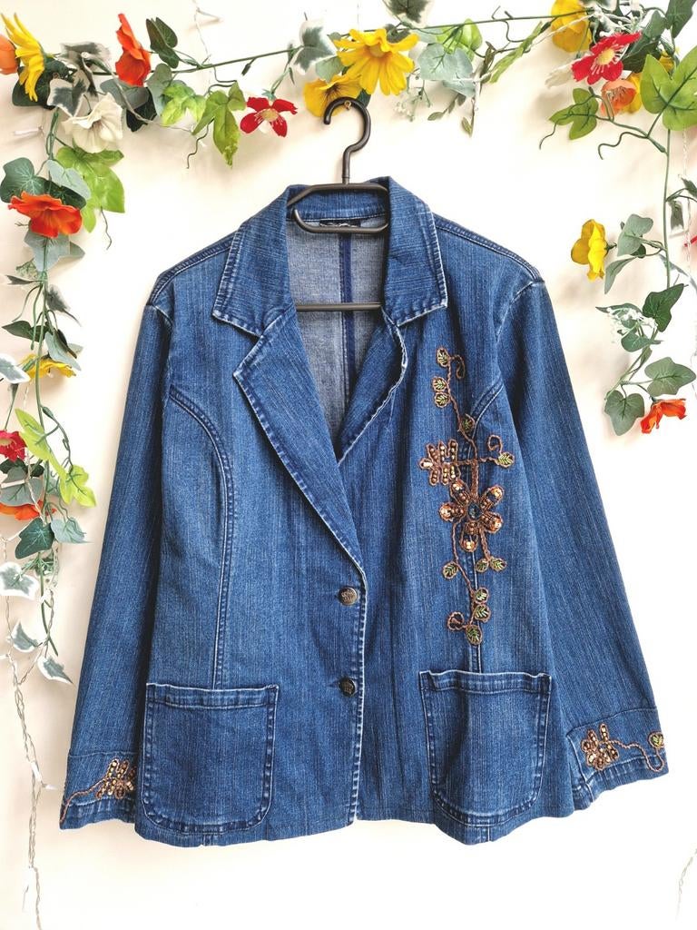 Prachtige blauwe vintage denim jas met borduursels, Ophalen of Verzenden, Zo goed als nieuw, Maat 38/40 (M), Blauw