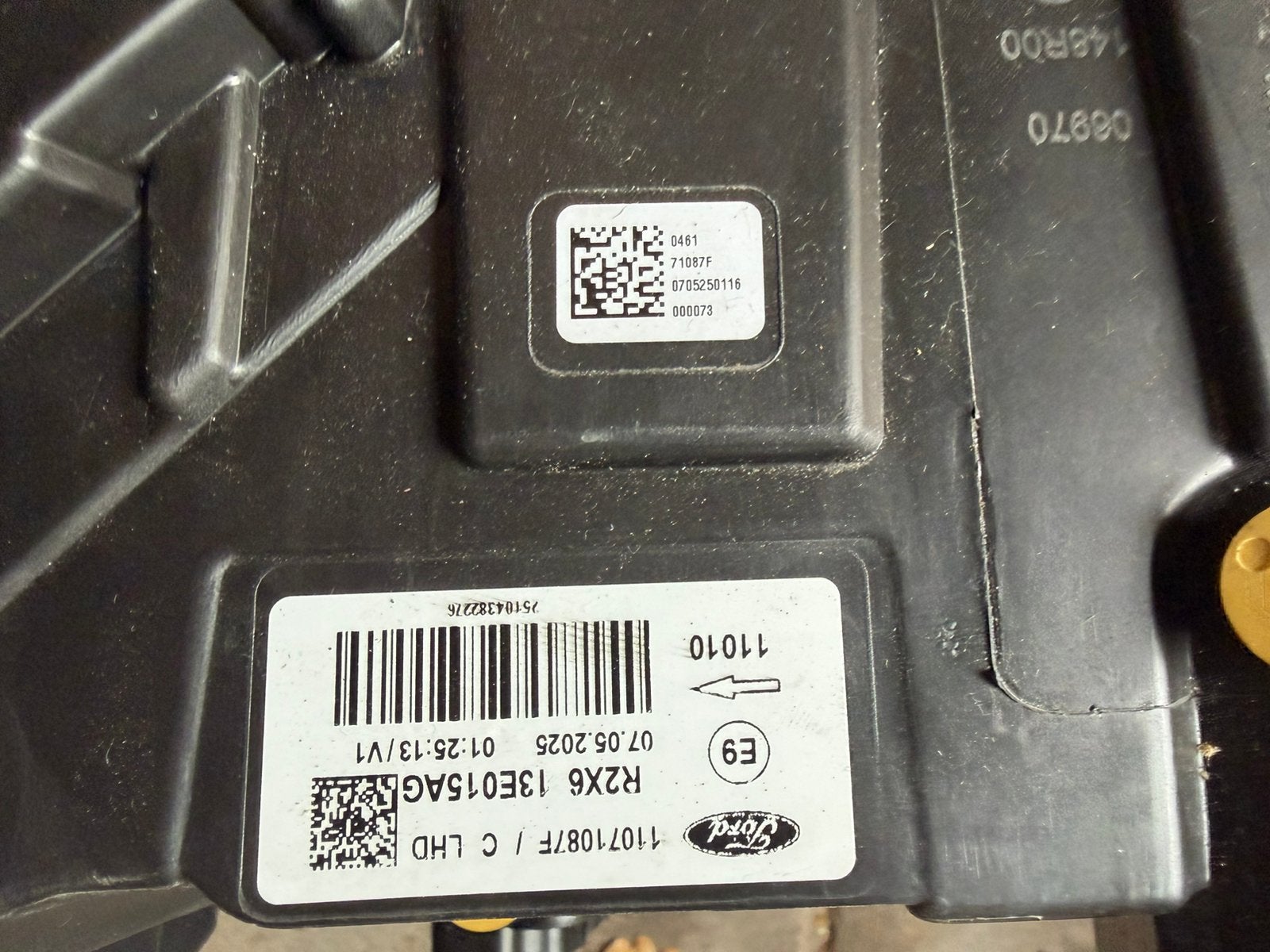Actie per set 275 Ford transit courier orgineel vanaf 2024, Ophalen, Gebruikt, Links, Ford