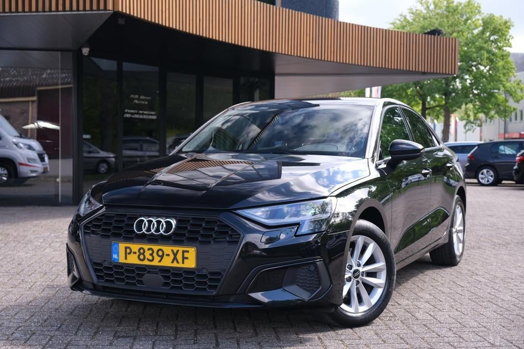 Audi A3 Limousine 30 TFSI Pro Line|Rijklaar!|ACC|Apple Carpl, Auto's, Stof, Gebruikt, Zwart, Origineel Nederlands