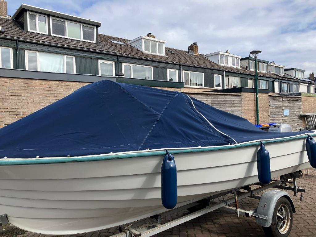 Consoleboot Finnmaster met motor (elektr. start) en trailer, Watersport en Boten, Ophalen, Viertaktmotor, 5 m, Buitenboordmotor
