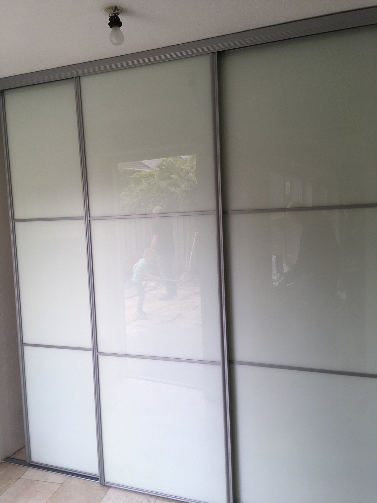 Stanley schuifdeuren (3 stuks) - Matglas met aluminium frame, Huis en Inrichting, Kasten | Kledingkasten, Ophalen, Zo goed als nieuw
