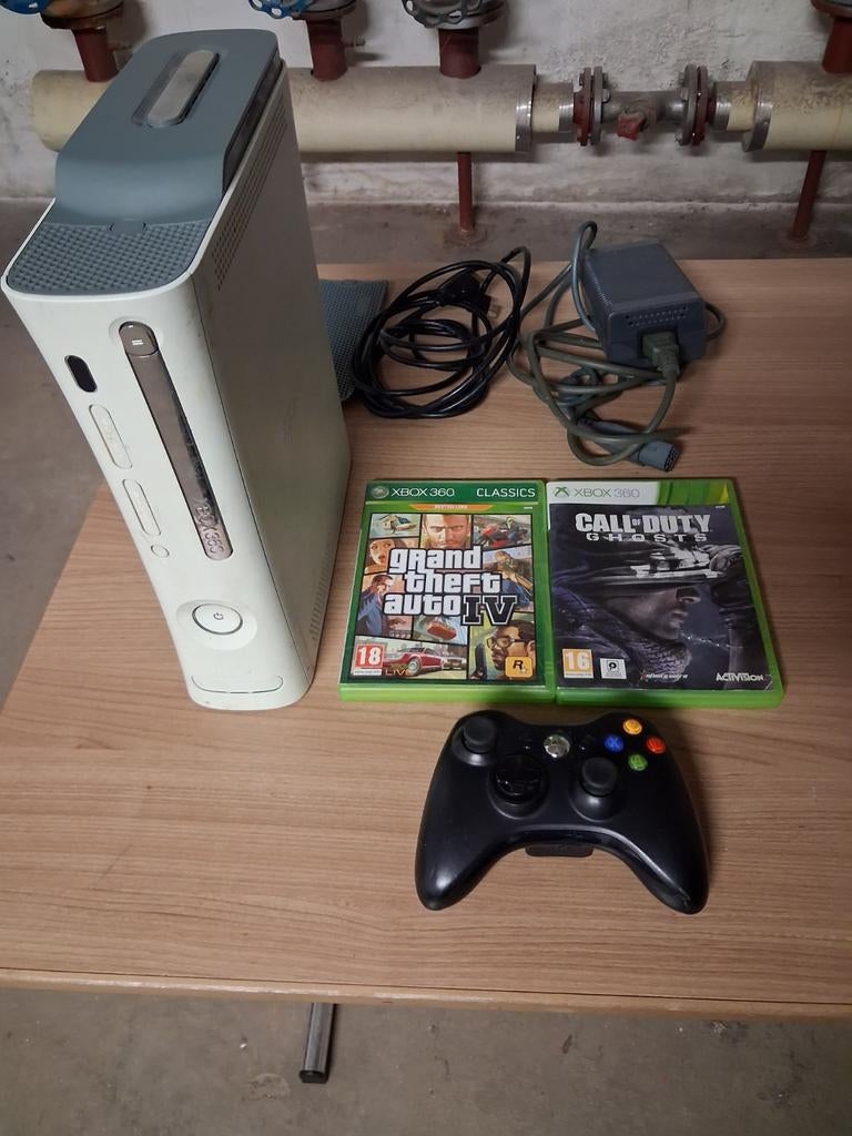 Xbox 360, Spelcomputers en Games, Spelcomputers | Xbox 360, Ophalen, Zo goed als nieuw, 250 GB, Met 1 controller